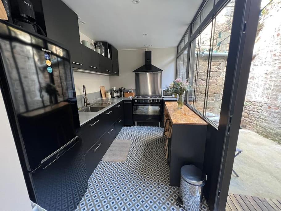 Cocon Urbain De Charme Villa Dinan Exterior foto