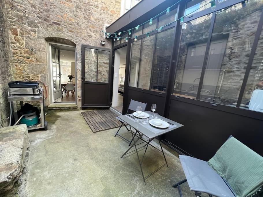 Cocon Urbain De Charme Villa Dinan Exterior foto